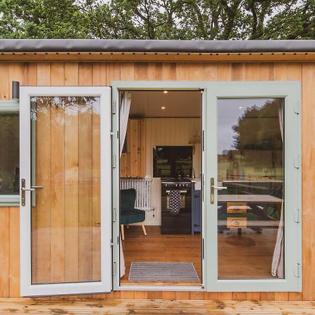 Hidden Wood Glamping And The Hideaway Cabin Warminster Esterno foto