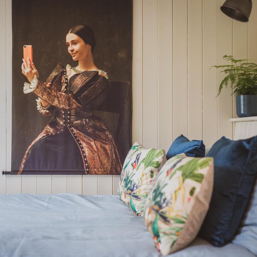 Hidden Wood Glamping And The Hideaway Cabin Warminster Esterno foto