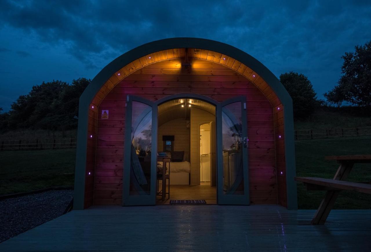 Hidden Wood Glamping And The Hideaway Cabin Warminster Esterno foto
